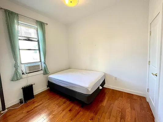 Rented by City Connections Realty | media 16