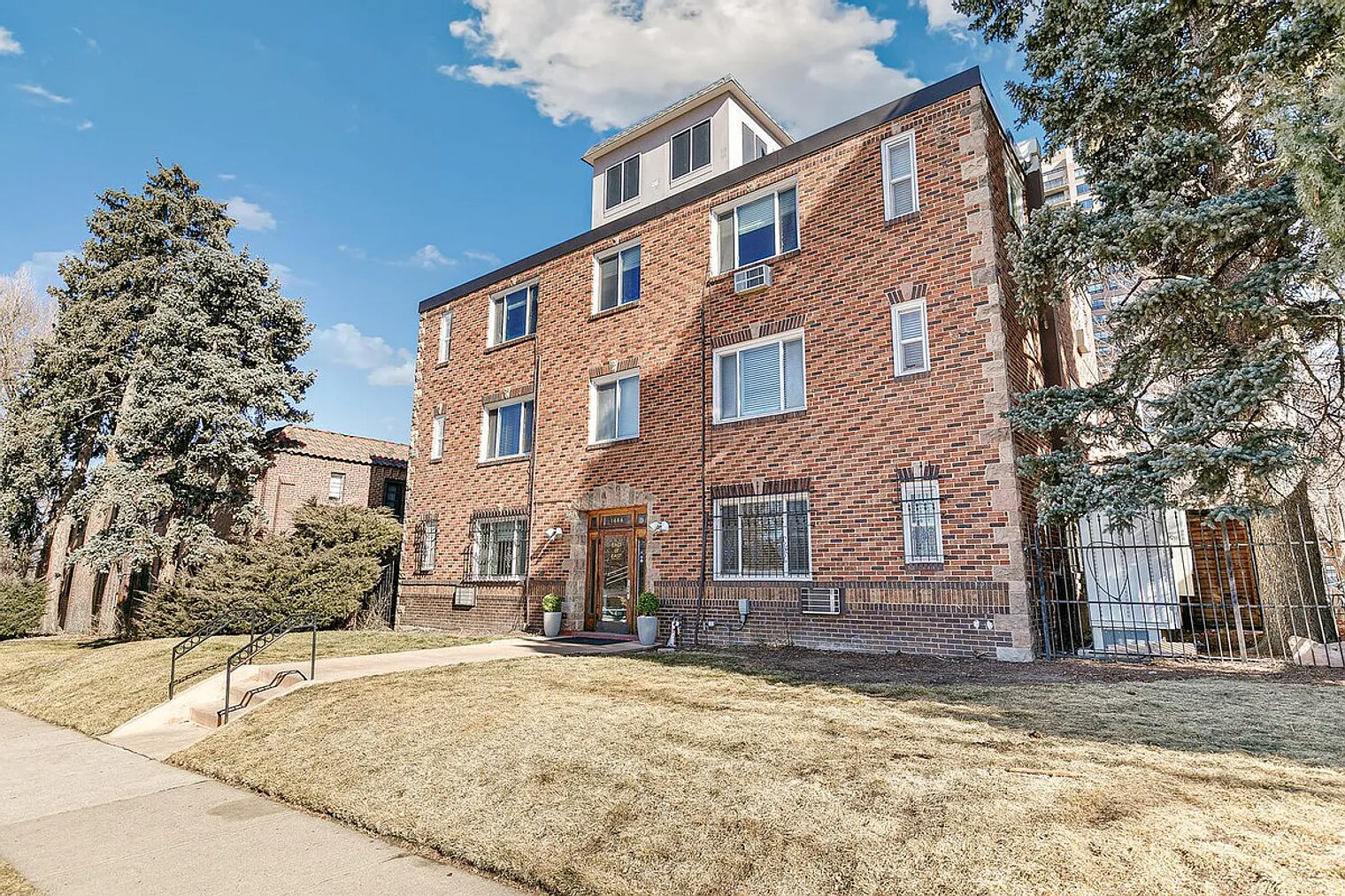 2 bed, 1.0 bath, $3,518 — Photo 3