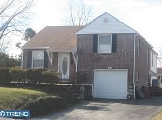 14 N Malin Rd, Broomall, PA 19008