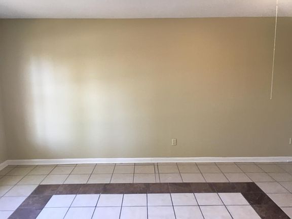 4th image of 5445 Elmhurst Ave
