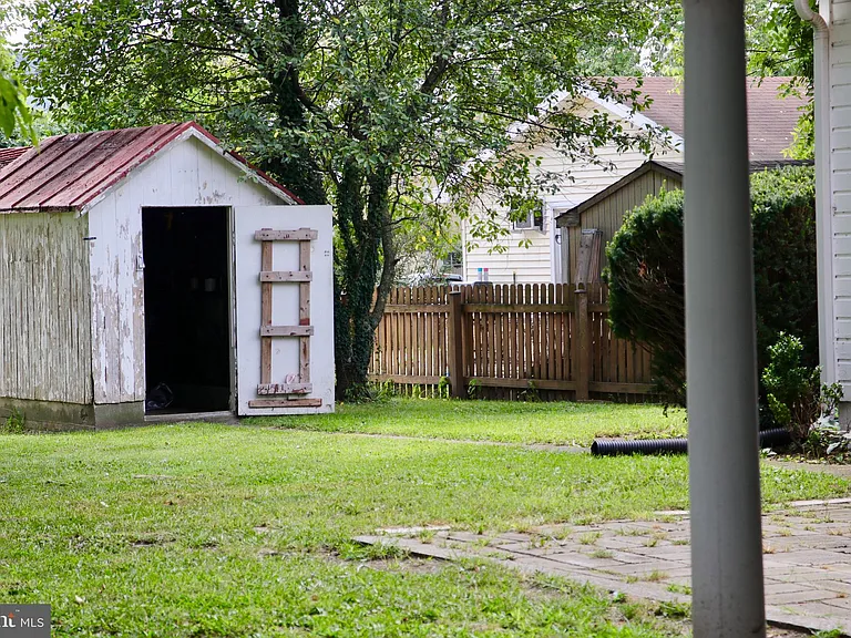 1503 W Washington St — Photo 24