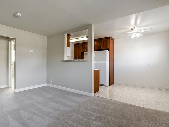 3rd image of 3745 Miramar Way APT 14