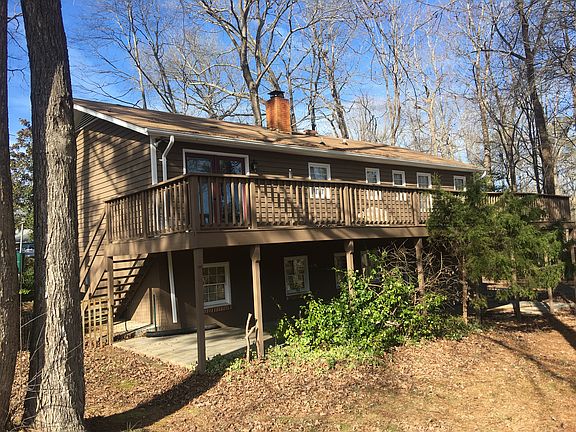 3rd image of 424 Dogwood Dr