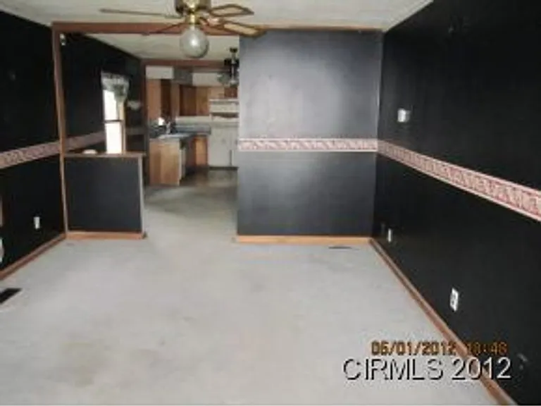 1833 S Market St — Photo 3