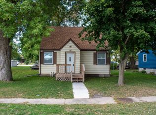 218 E Main St, Alden, MN 56009