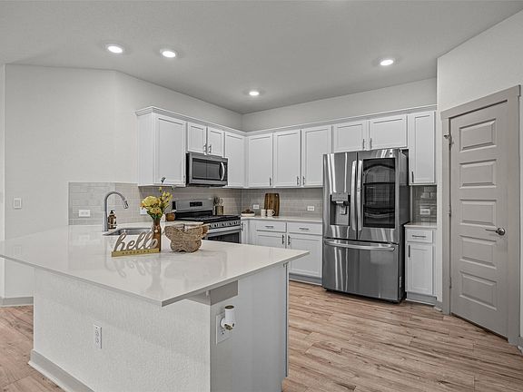 4th image of 7812 City Top Blvd