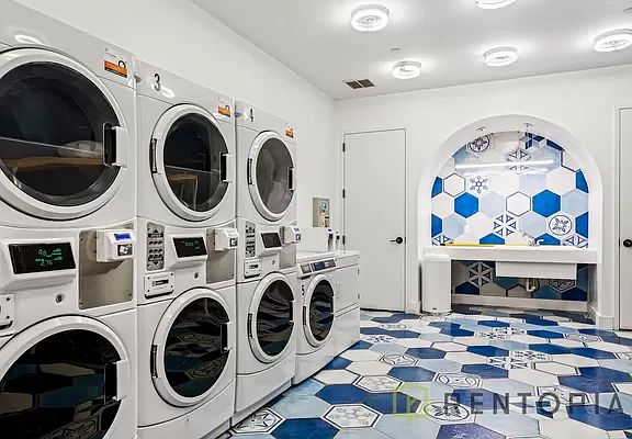 5th image of 961 Willoughby Ave #504