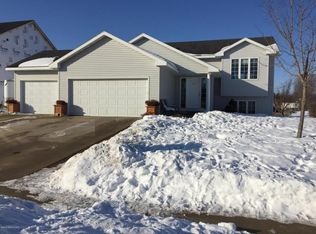 810 Rodeo Dr SE, Pine Island, MN 55963