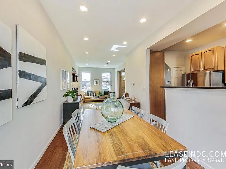 535 Gresham Pl NW — Photo 10