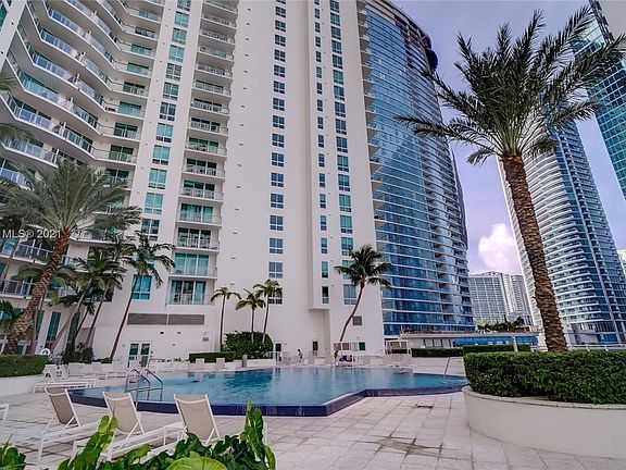 4th image of 300 S Biscayne Blvd #L-1216