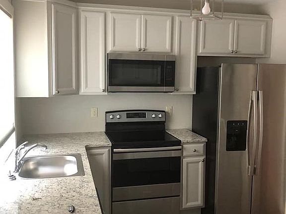 2nd image of 606 6th St #104