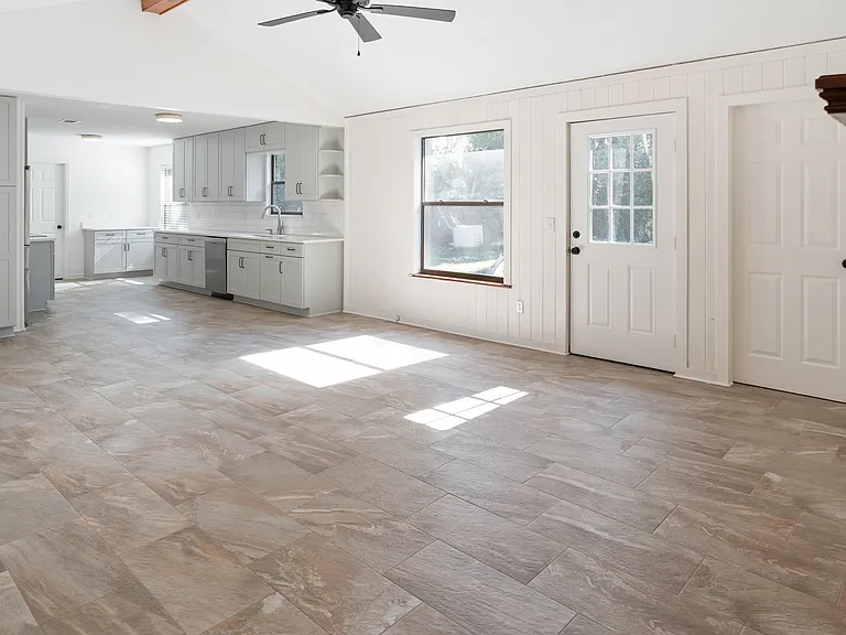 5472 Running Creek Ln — Photo 2