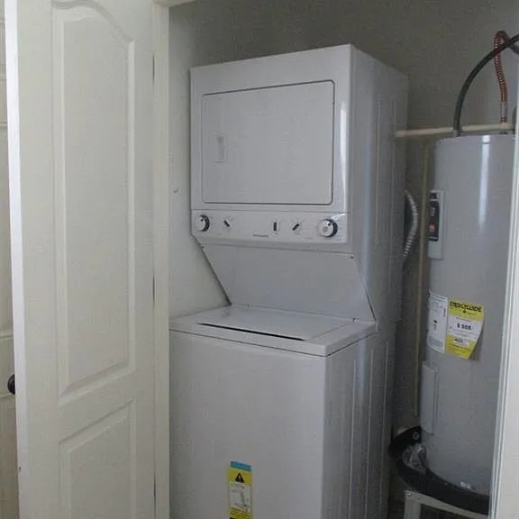 2507 E Franklin Ave #C — Photo 2