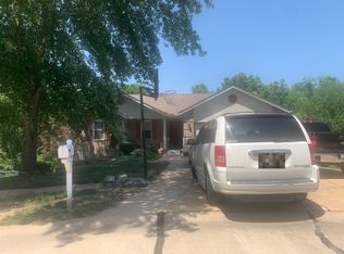 1633 Prehistoric Hill Dr, Imperial, MO 63052