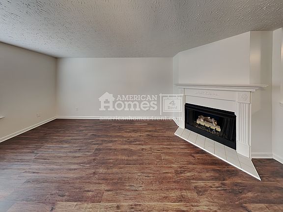 2nd image of 561 Hillside Ln
