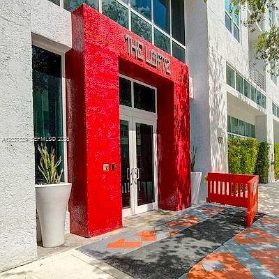 1st image of 133 NE 2nd Ave APT 913