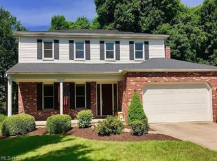 7188 Selworthy Ln, Solon, OH 44139