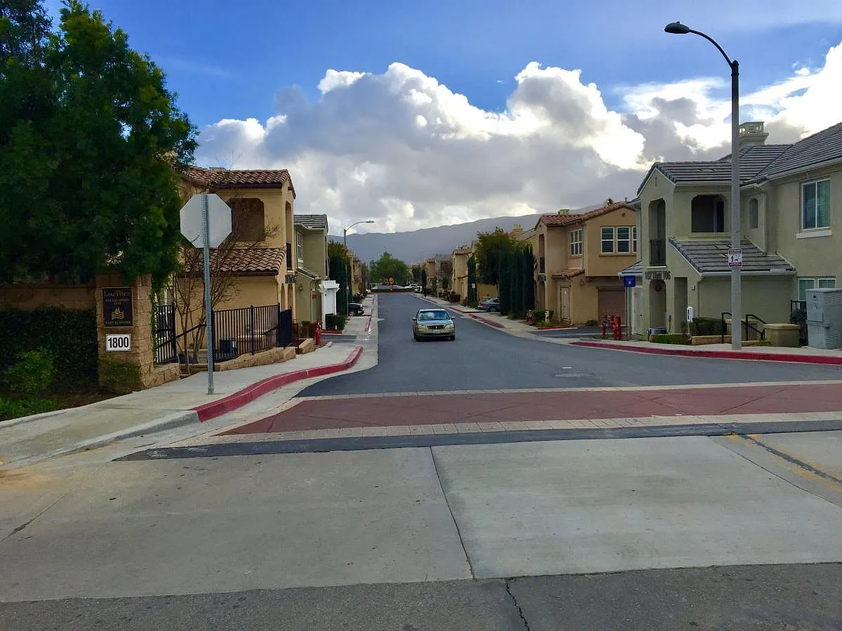 2 bed, 1170 sqft, $2,100 — Photo 2
