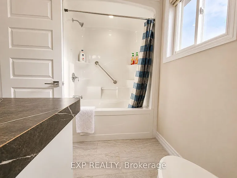 137 Susan Dr — Photo 23