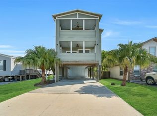 2507 Bay Oaks Harbor Dr, Baytown, TX 77523