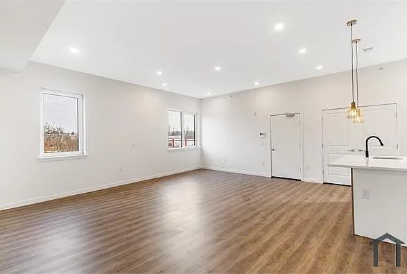1 bed, 600 sqft, $1,200 — Photo 2