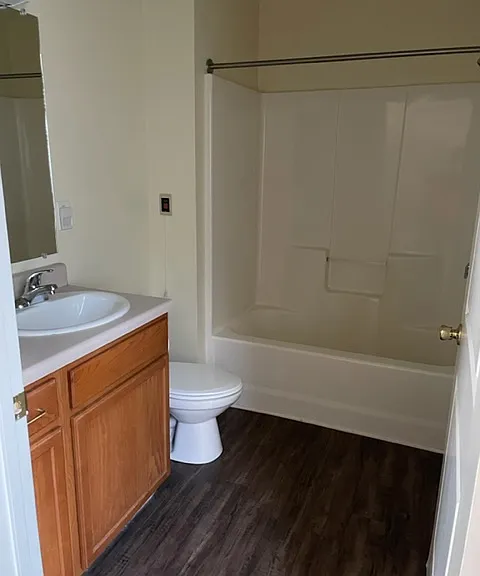 College Hill West Point Apts — Photo 2