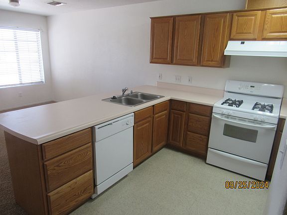 2nd image of 2482 Fox Ave APT 3
