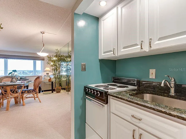 4725 Cove Cir #906 — Photo 3