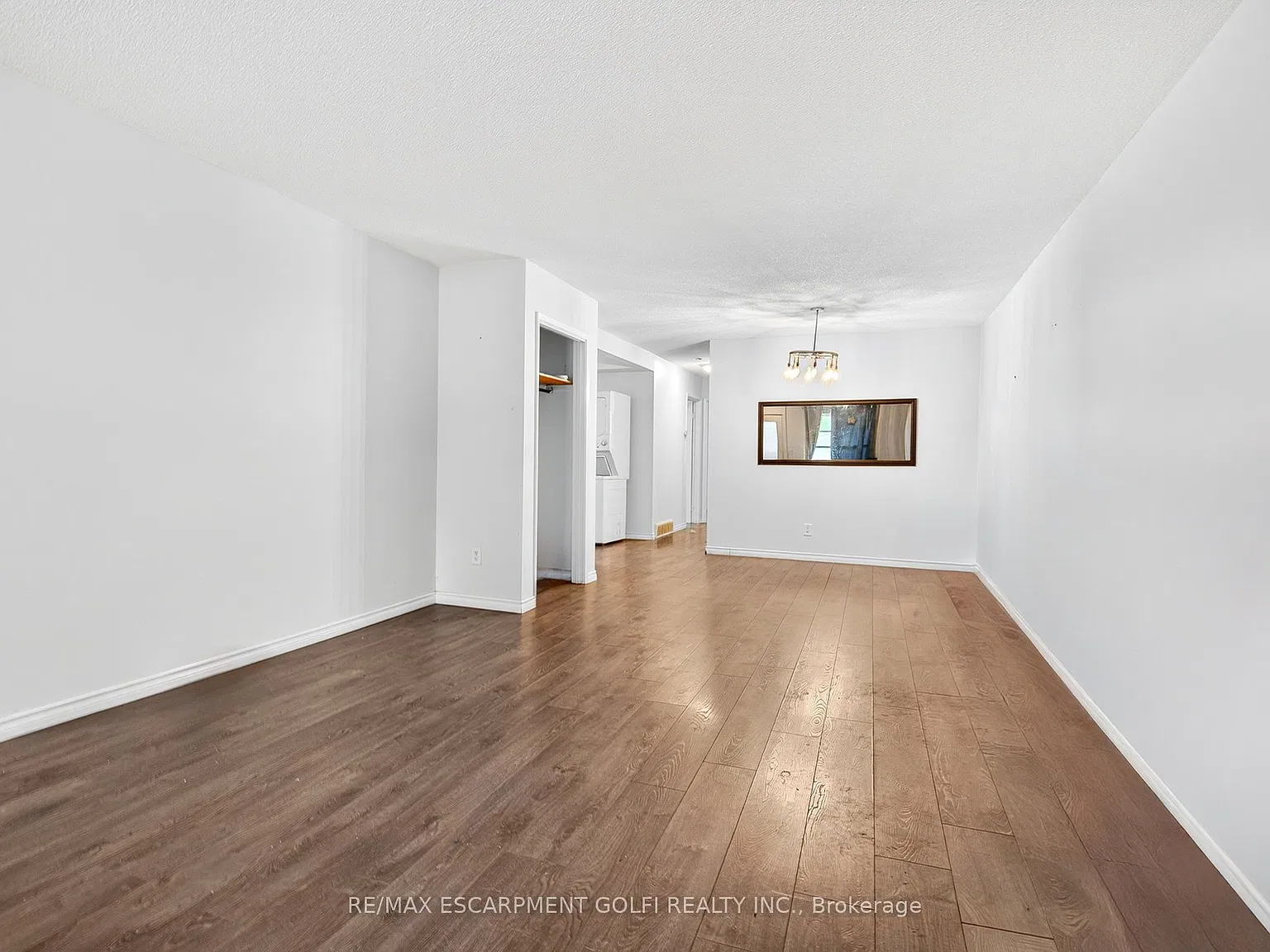 3 bed, $2,100 — Photo 3