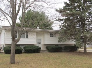 22703 Cash Rd, Harvard, IL 60033