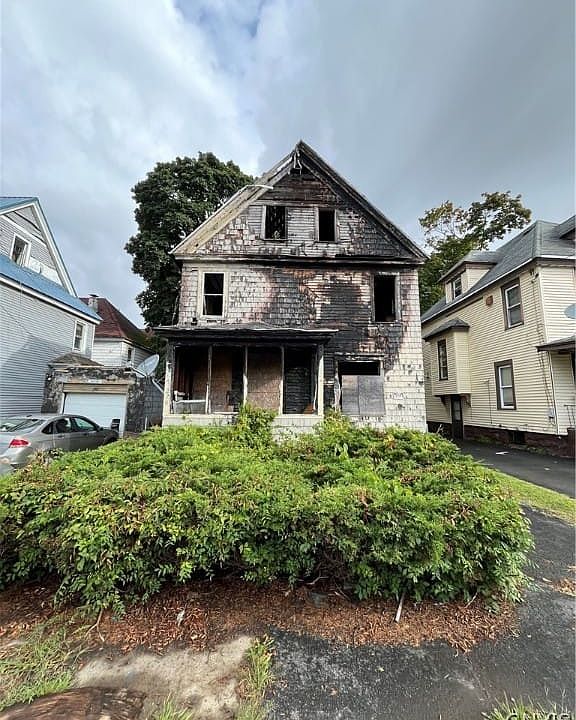 1st image of 270 W Corning Ave