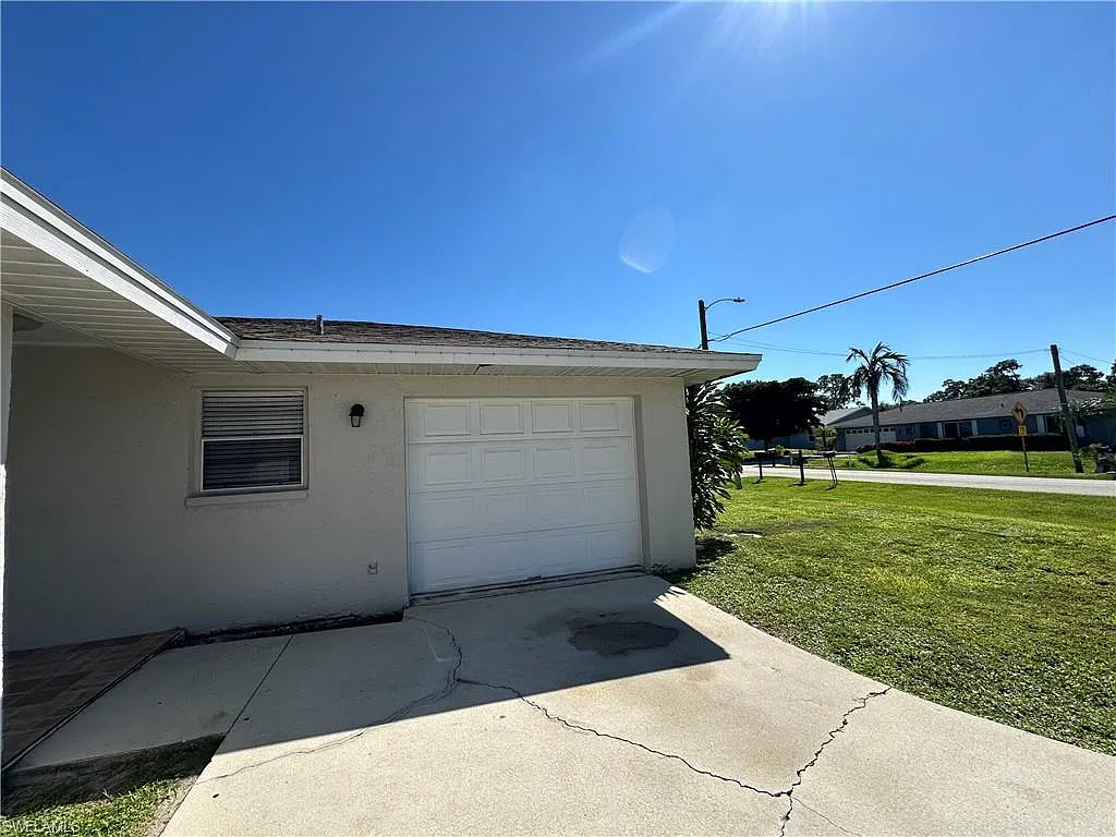 3 bed, 2.0 bath, 1200 sqft, $1,900 — Photo 3