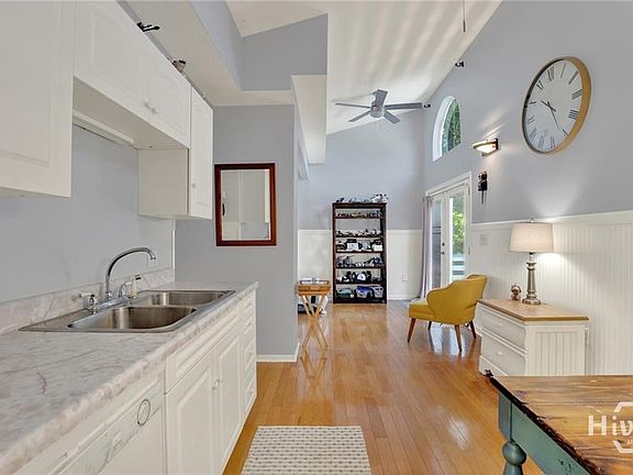 3rd image of 708 Jones Avenue