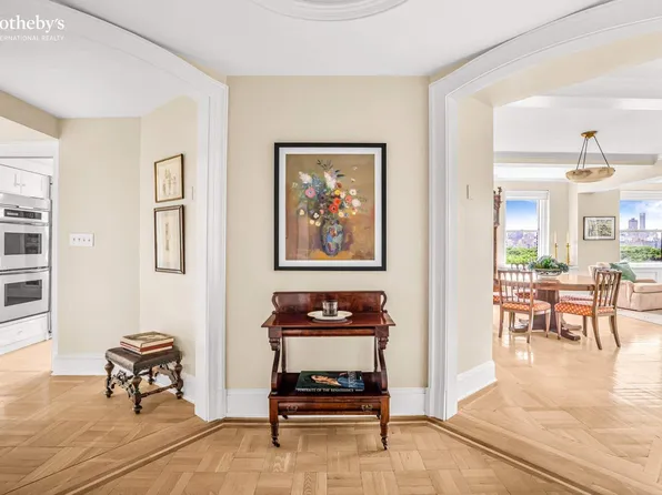 225 Central Park West 1101 image 3 of 12