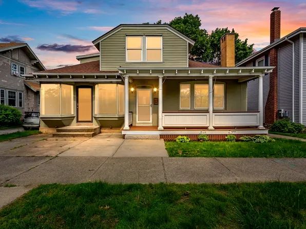 686 Rockdale Ave, New Bedford, MA 02740