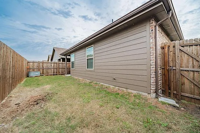 807 Sunrise Ln — Photo 30