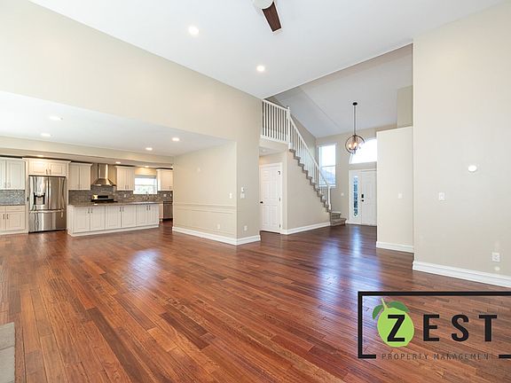 5th image of 54818 Walnut Dr