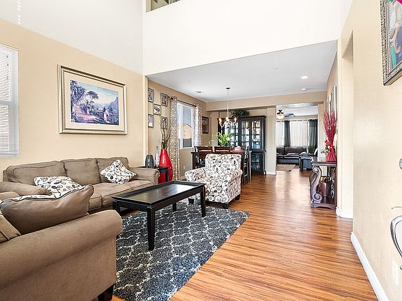 4th image of 38272 Fuschia Ln
