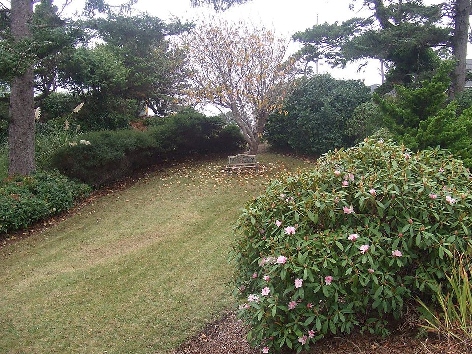 1st image of 4730 SW Dune Ave