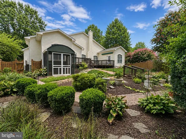 10799 Glen Mist Ln, Fairfax, VA 22030