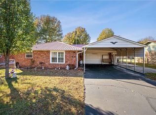 1502 Dyer St, Springdale, AR 72762