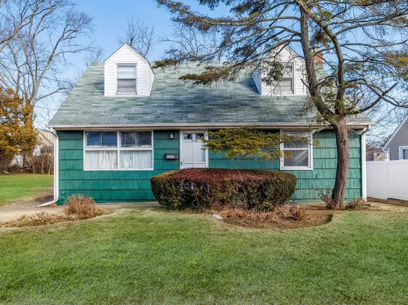 1314 S G Street, Valley Stream, NY 11580