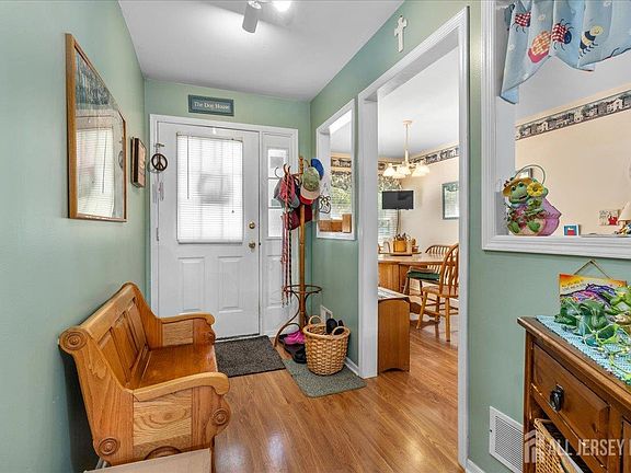 3rd image of 37 Flemming Dr