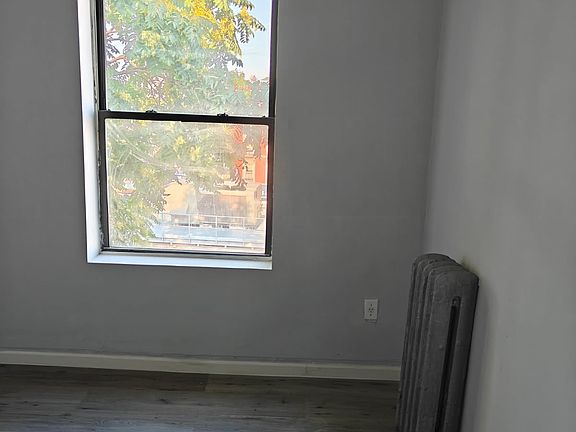 3rd image of 409 E 21st St #D2