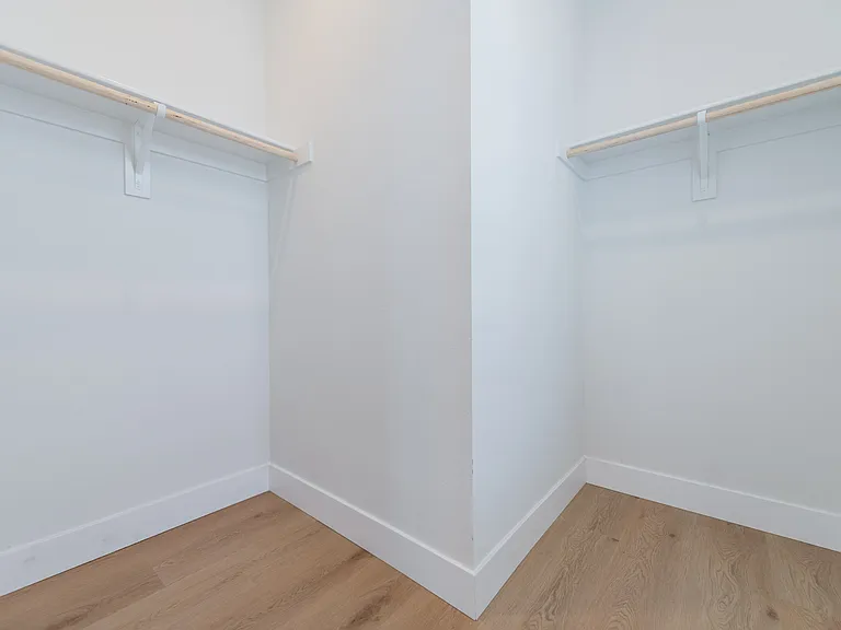 224 Abacus — Photo 20