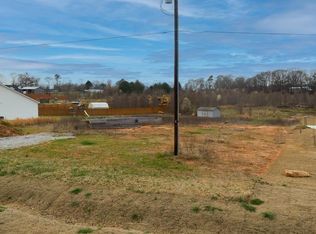 344 R C Thompson Rd, Chesnee, SC 29323