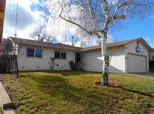 319 Lawrence Ln, Yreka, CA 96097