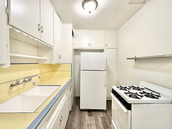 5th image of 8258 Blackburn Ave