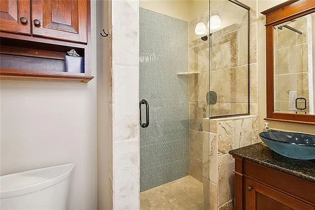 829 Burgundy St #4 — Photo 11