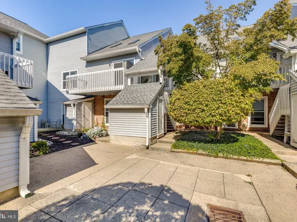 521 Park Place Dr, Cherry Hill, NJ 08002